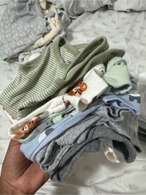 HUGE NEWBORN BUNDLE: tops, pants, swaddles, onesies- everything you’d need !